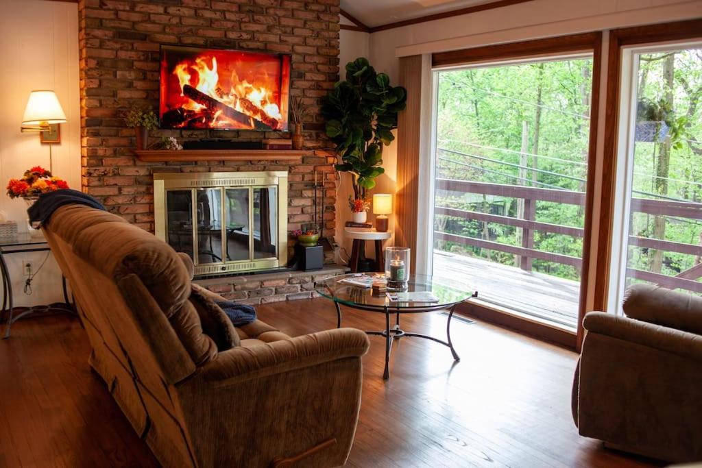 Modern Cabin With Hot Tub Grill Lake Beach Wineries Hiking Fishing And Hershey Park Family And Pet Friendly Superhosts On Ab&B Mount Gretna Eksteriør bilde