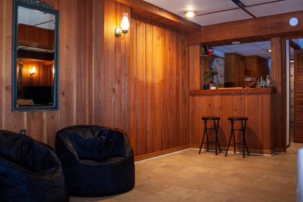 Modern Cabin With Hot Tub Grill Lake Beach Wineries Hiking Fishing And Hershey Park Family And Pet Friendly Superhosts On Ab&B Mount Gretna Eksteriør bilde
