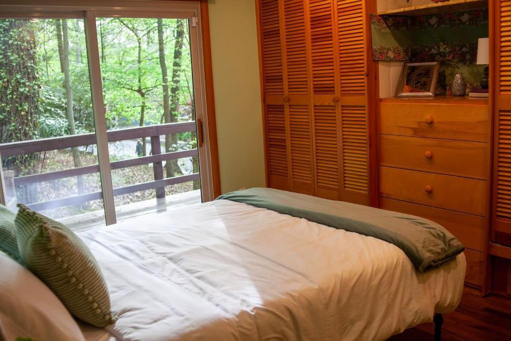 Modern Cabin With Hot Tub Grill Lake Beach Wineries Hiking Fishing And Hershey Park Family And Pet Friendly Superhosts On Ab&B Mount Gretna Eksteriør bilde