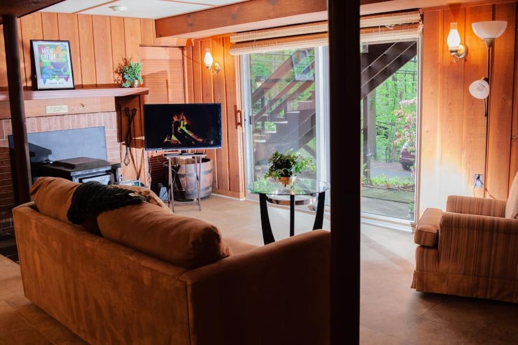 Modern Cabin With Hot Tub Grill Lake Beach Wineries Hiking Fishing And Hershey Park Family And Pet Friendly Superhosts On Ab&B Mount Gretna Eksteriør bilde
