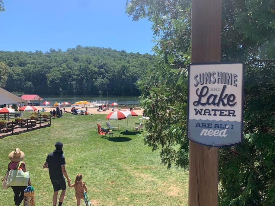 Modern Cabin With Hot Tub Grill Lake Beach Wineries Hiking Fishing And Hershey Park Family And Pet Friendly Superhosts On Ab&B Mount Gretna Eksteriør bilde