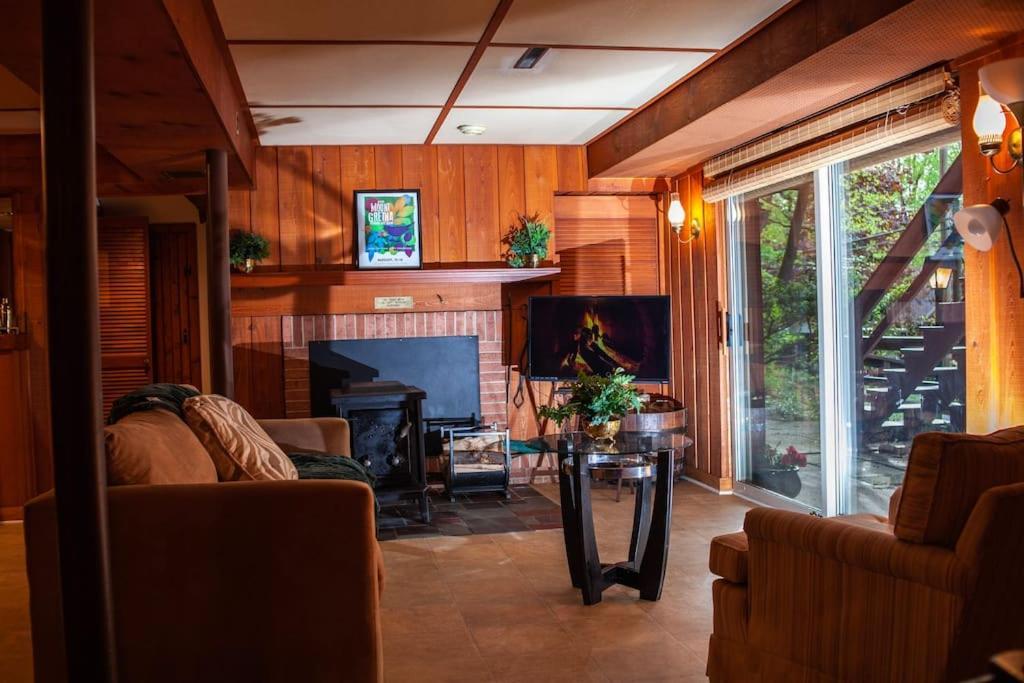 Modern Cabin With Hot Tub Grill Lake Beach Wineries Hiking Fishing And Hershey Park Family And Pet Friendly Superhosts On Ab&B Mount Gretna Eksteriør bilde