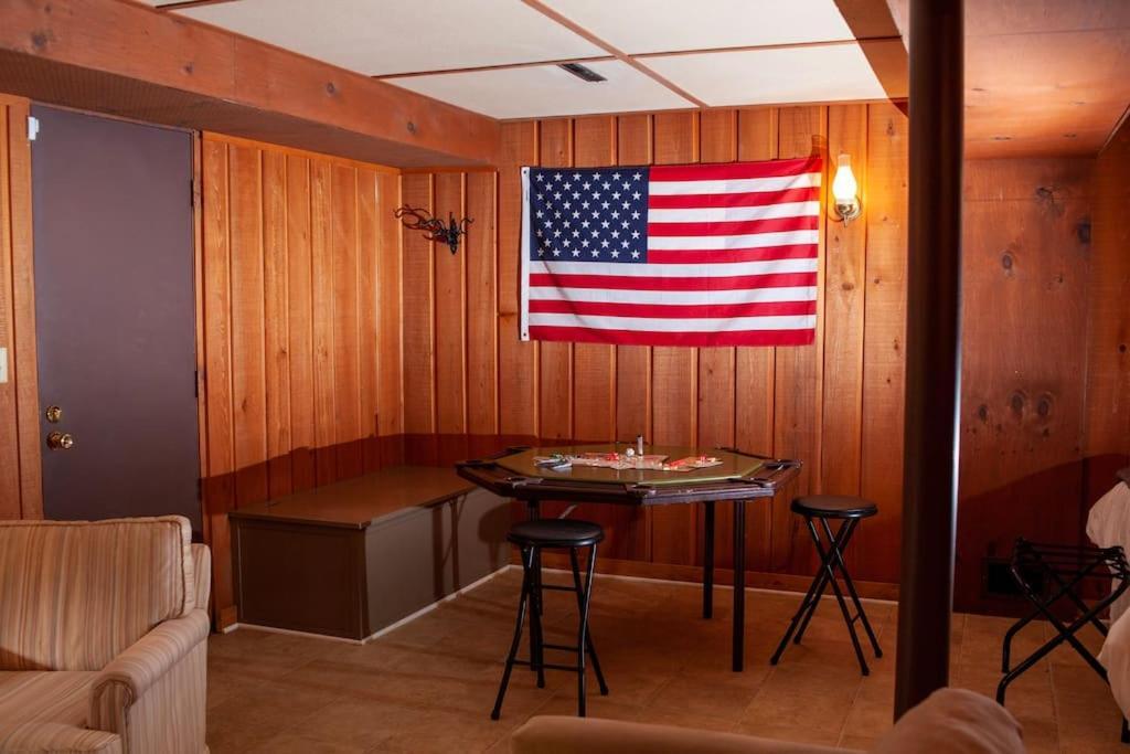 Modern Cabin With Hot Tub Grill Lake Beach Wineries Hiking Fishing And Hershey Park Family And Pet Friendly Superhosts On Ab&B Mount Gretna Eksteriør bilde