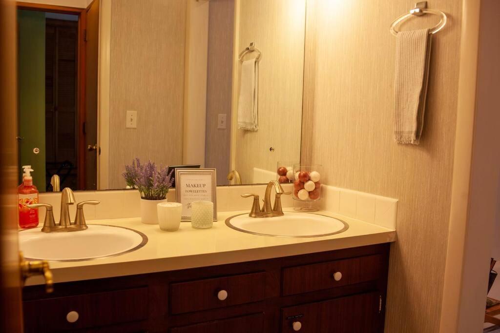 Modern Cabin With Hot Tub Grill Lake Beach Wineries Hiking Fishing And Hershey Park Family And Pet Friendly Superhosts On Ab&B Mount Gretna Eksteriør bilde