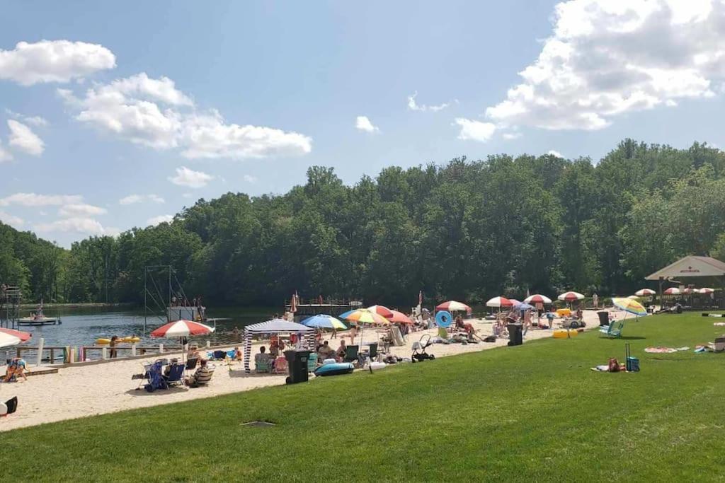 Modern Cabin With Hot Tub Grill Lake Beach Wineries Hiking Fishing And Hershey Park Family And Pet Friendly Superhosts On Ab&B Mount Gretna Eksteriør bilde